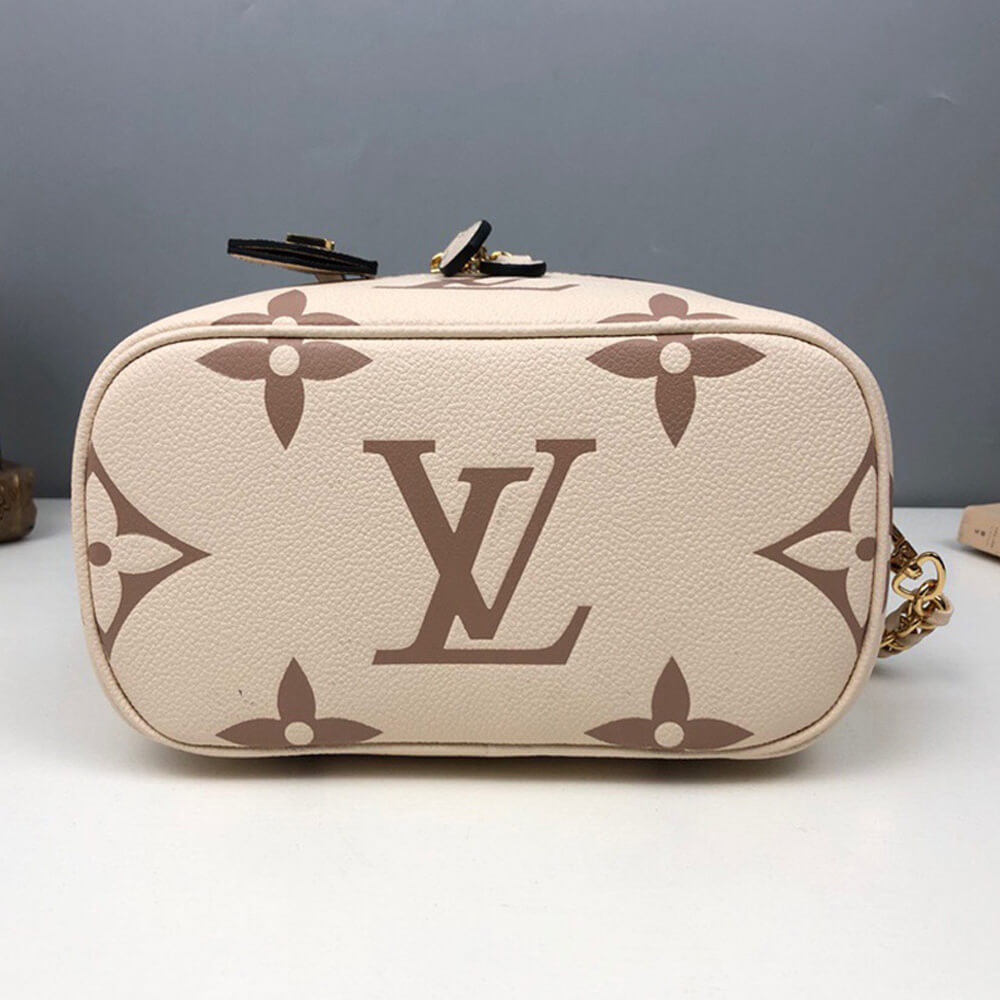 l0vis Vvtt0n vanity pm bag