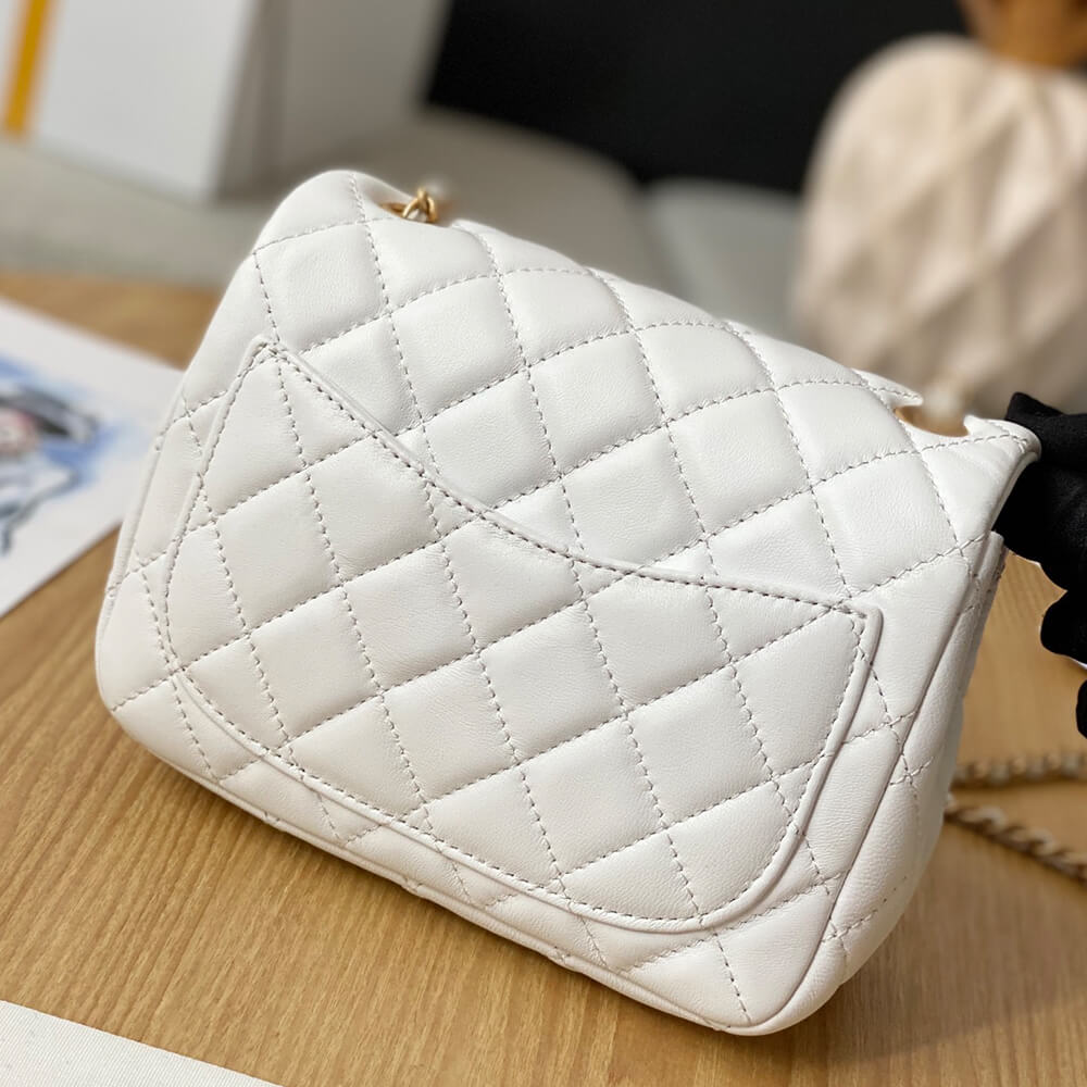 Ch**el pearl crush bag