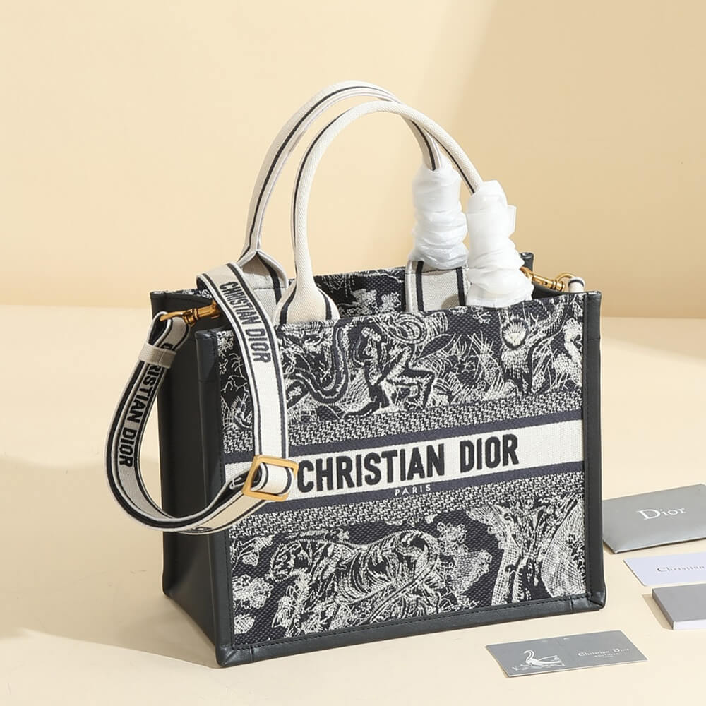 medium D10r book tote