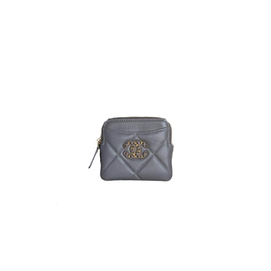Ch**el 19 zipped coin purse