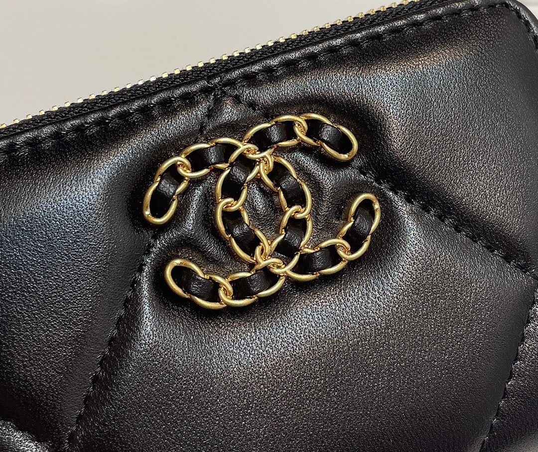 Ch**el zipper wallet